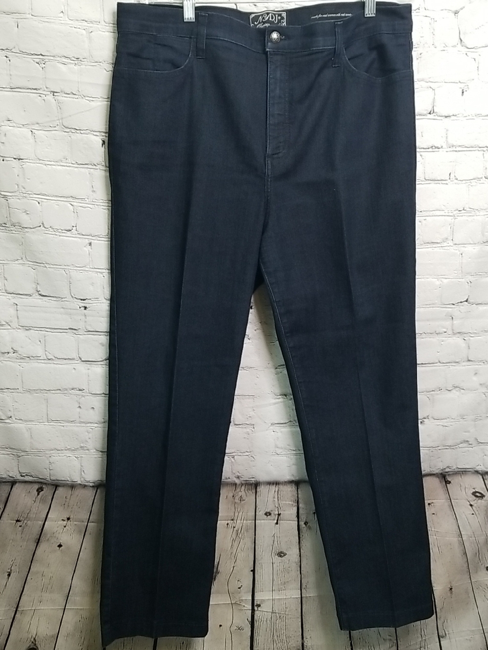 NYDJ womens jeans size 18 "Made For Real Women With Curves"  EUC